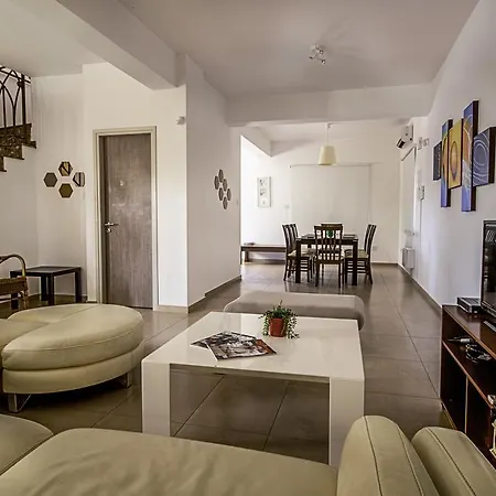 Nissi Gintare * 圣纳帕