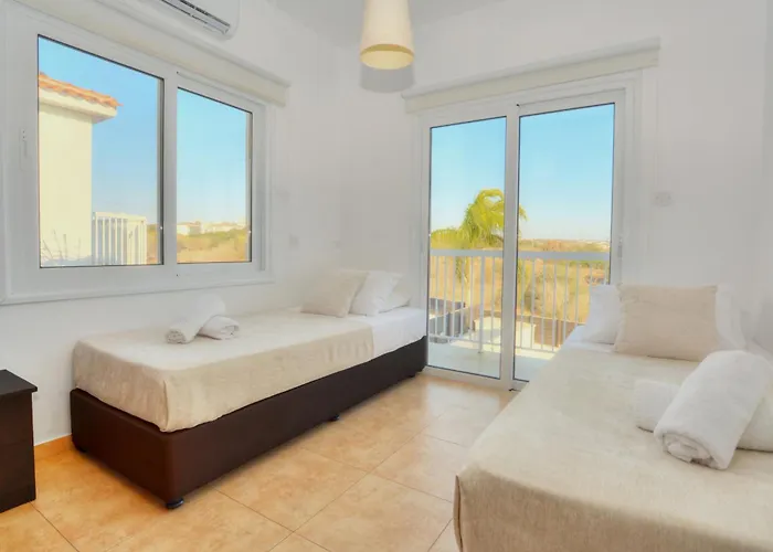 Nissi Gintare Villa *