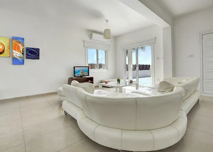 Nissi Gintare Villa Ayia Napa