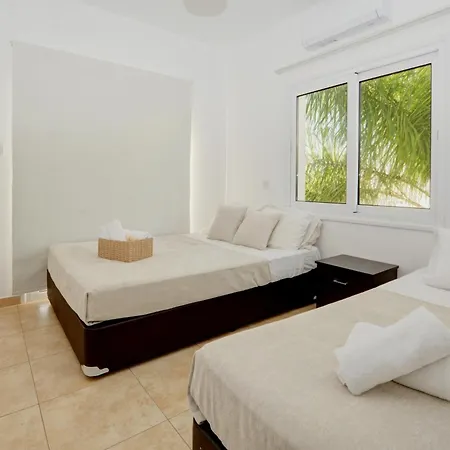 Nissi Gintare * Ajía Nápa