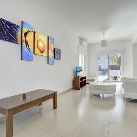 Nissi Gintare Villa Ajía Nápa