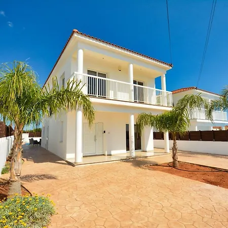 Nissi Gintare Villa Ajía Nápa