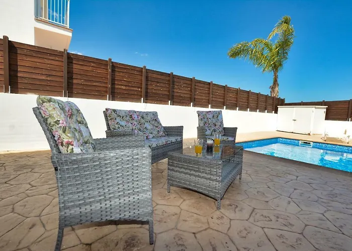 Nissi Gintare * Aya Napa