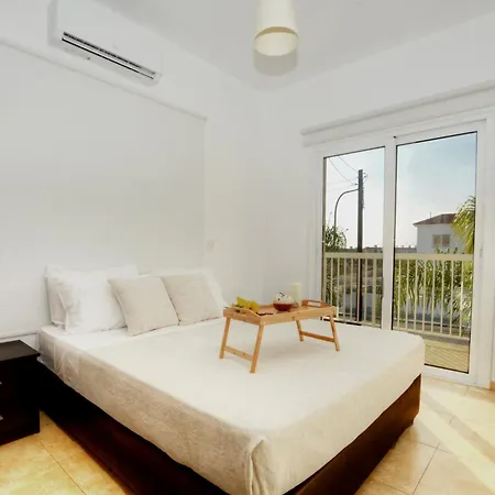 Nissi Gintare أيا نابا